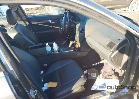 2010 Mercedes-Benz C 300 Luxury 4Matic/Sport 4Matic from USA, damaged, VIN WDDGF8BB2AR131623